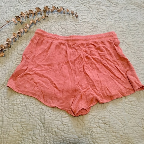 Love Tree Lounge/Beach Shorts - Picture 2 of 3